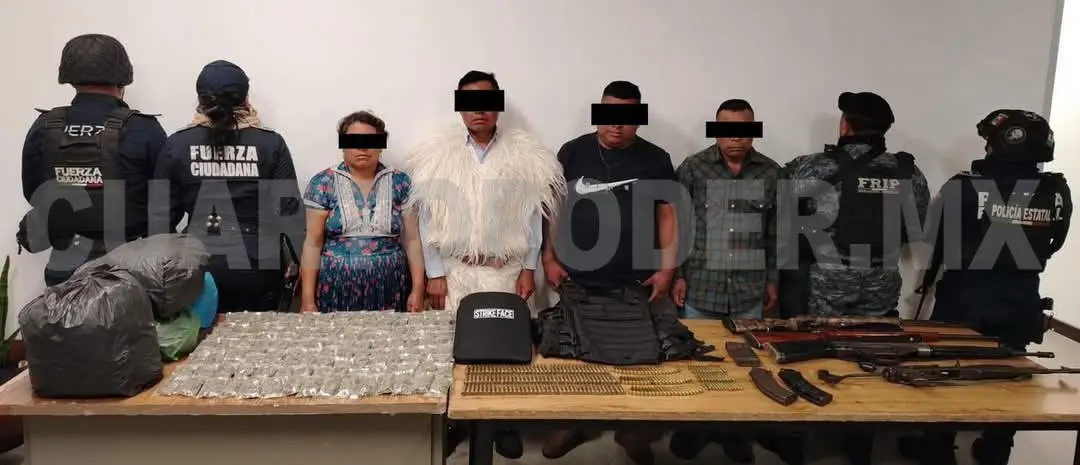 En operativo de seguridad detienen a cuatro personas con armas de fuego, presuntos narcóticos y vehículos con reporte de robo en Rincón Chamula