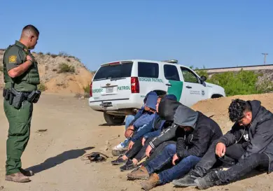 Acusan a migrantes de ingresar a zona militar restringida