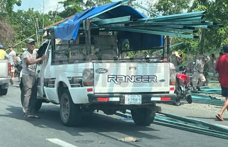 Reportan rapiña en volcadura de tráiler