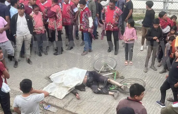 Muere atropellado mientras iba en su bicicleta