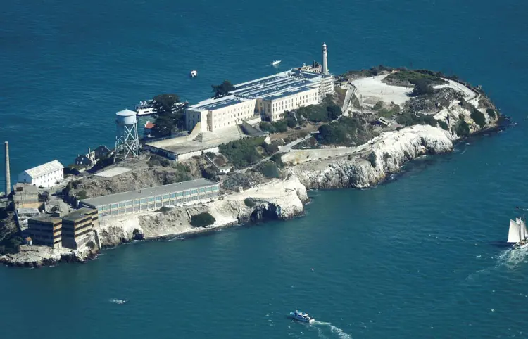 Trump ordena reabrir la prisión de Alcatraz