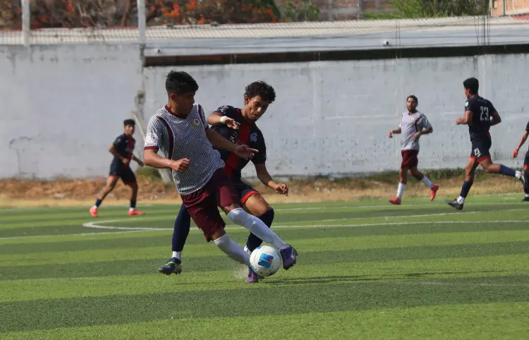 Cobach impone su jerarquía con goleada