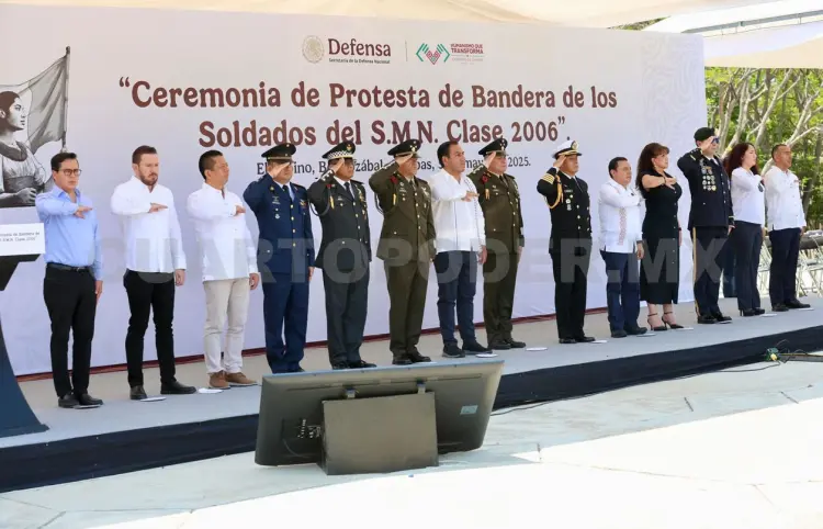 Asiste Eduardo Ramírez a Protesta de Bandera