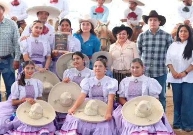 Flor Imperial se impone en Villaflores