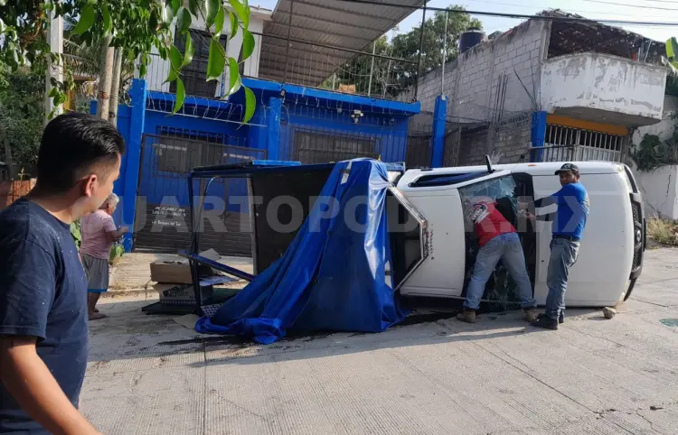 Se le apaga su unidad y vuelca