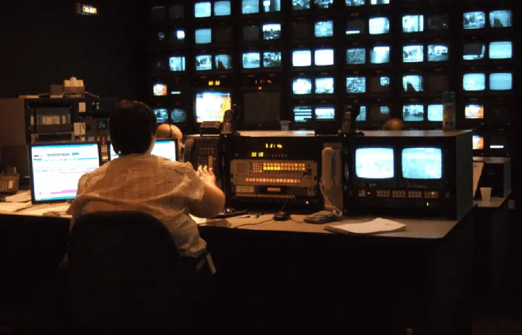 Taibo II plantea nacionalización de TV Azteca