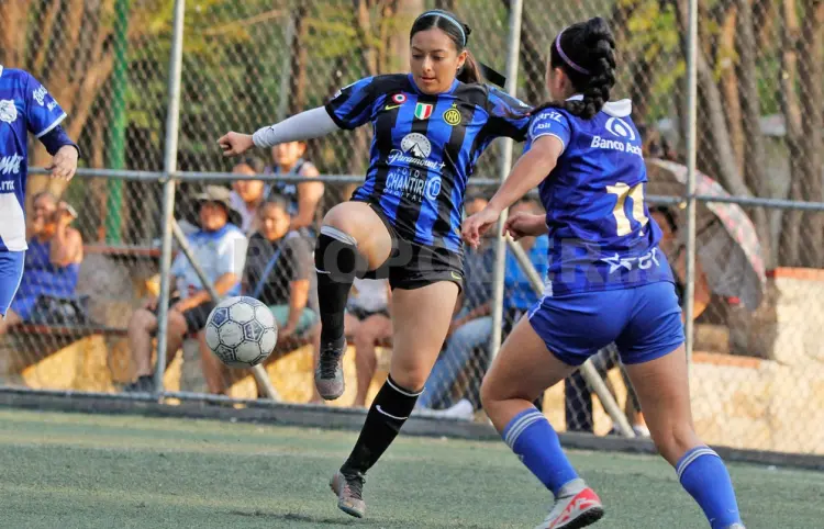 Santi Santi y Chantiri FC van por el título