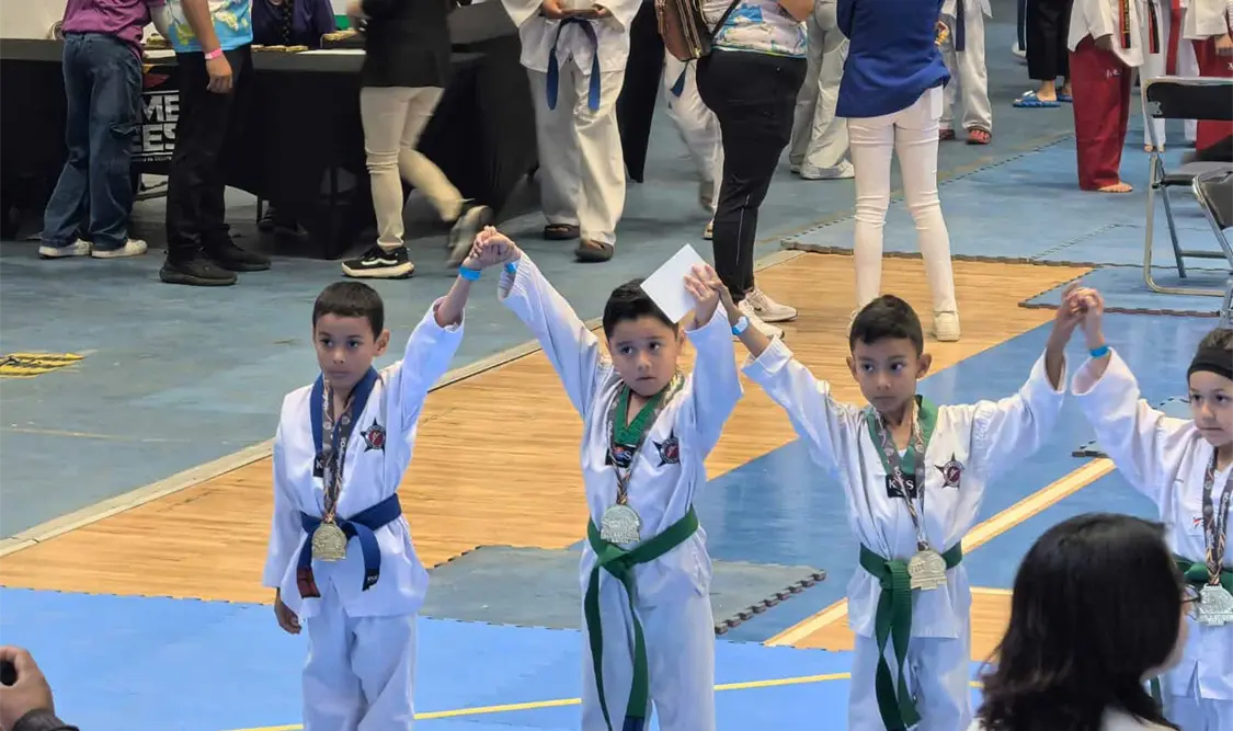 Alumnos de la escuelita que se encuentra en el fraccionamiento Chapultepec y la colonia 24 de Junio sobresalieron con medallas en este evento. Cortesía