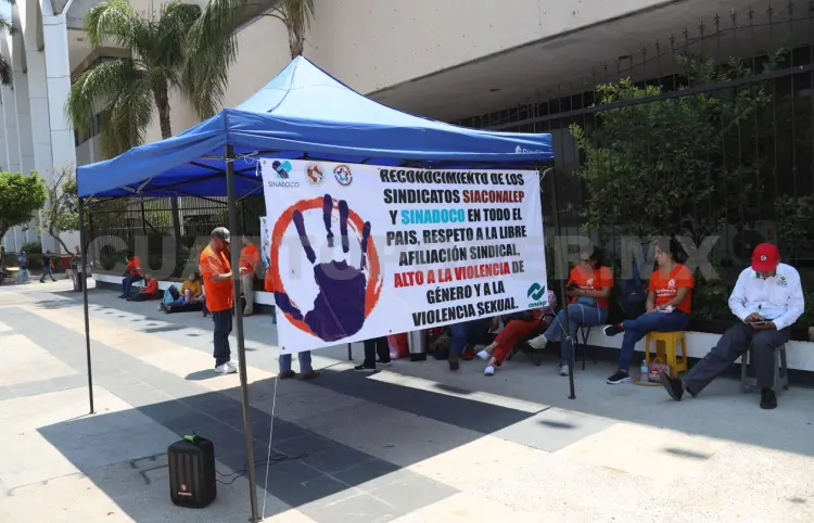 Docentes del Conalep reclaman derechos