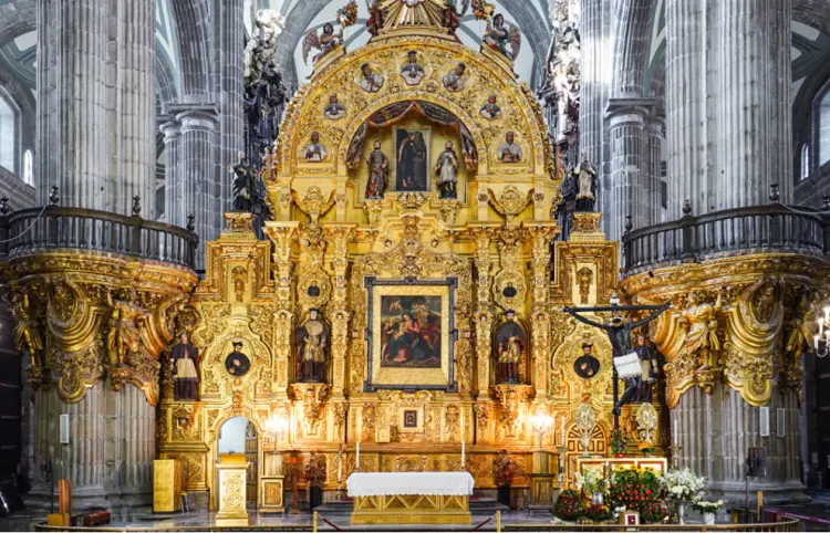 Restauran la Catedral Metropolitana