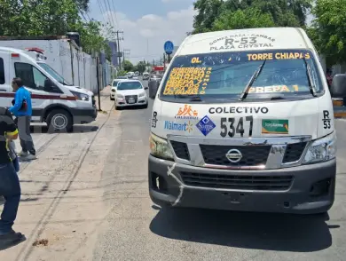 Se pasa el alto y causa una colisión