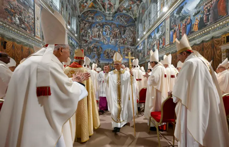 El papa León XIV oficia su primera misa