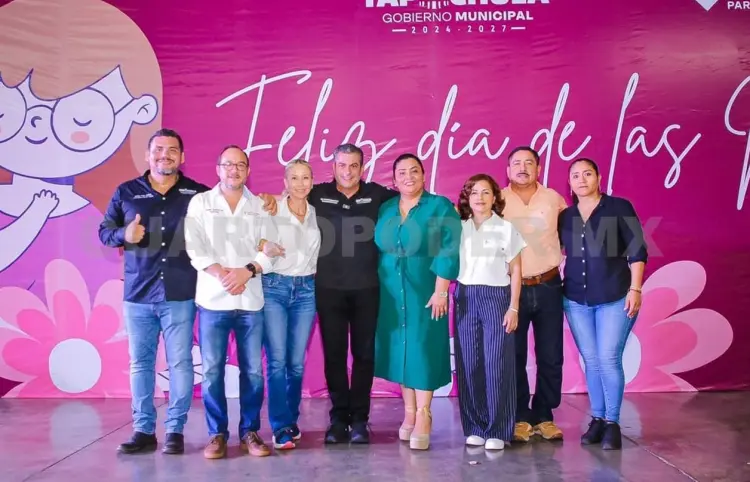 Yamil Melgar celebra las madres tapachultecas