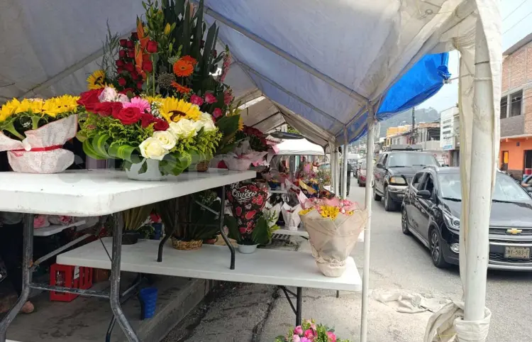 Dueños de florerías esperan buenas ventas