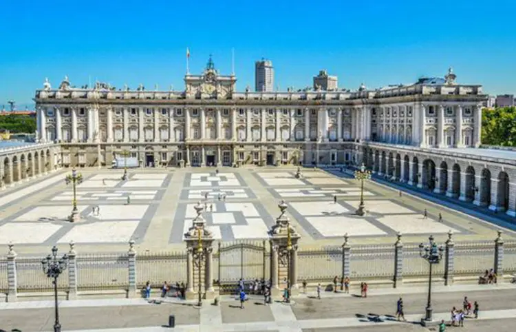 Reabren Armería del Palacio Real