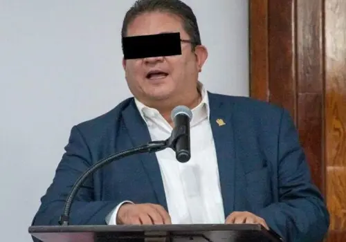 Detienen a rector de la UAZ