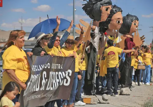 Protestan contra cancelación de evento Abrazos No Muros