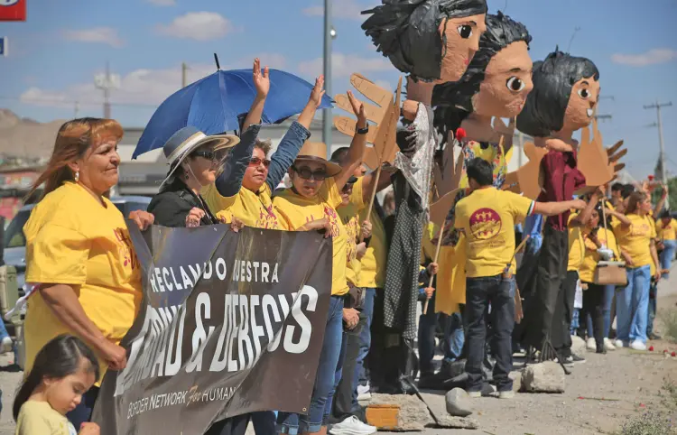 Protestan contra cancelación de evento Abrazos No Muros