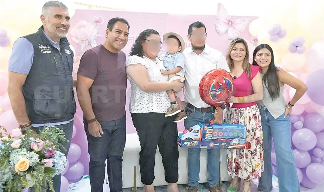 Eduardo Ramírez, conmovido, expresó su confianza en que estos nuevos hogares estarán llenos de cariño. CP