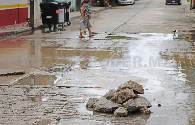 Fugas de agua rebasan capacidad de atención
