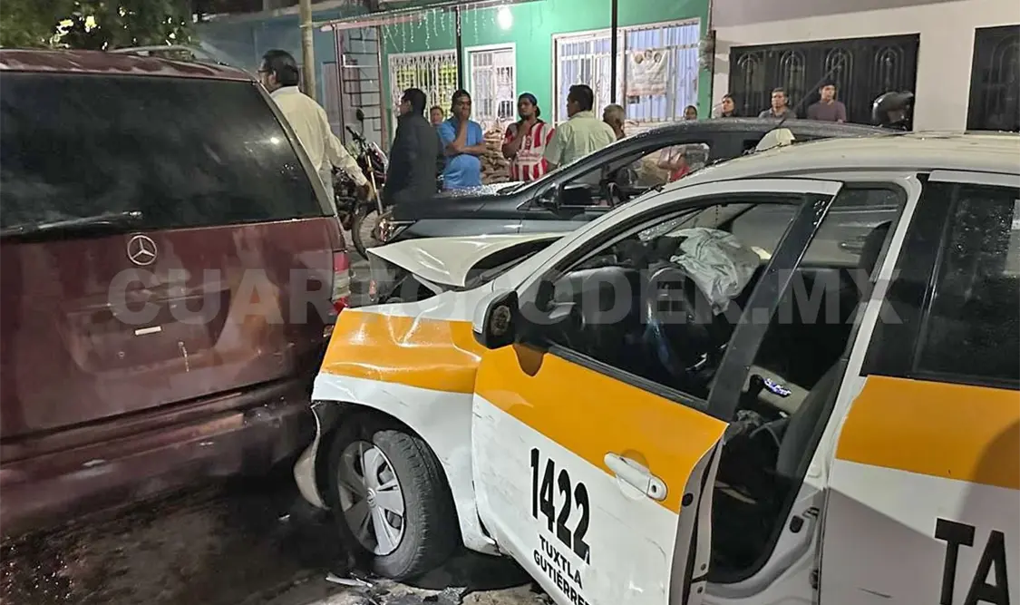 El ruletero manejaba bajo los influjos del alcohol y chocó cuatro veces. Ulises Villalobos / CP