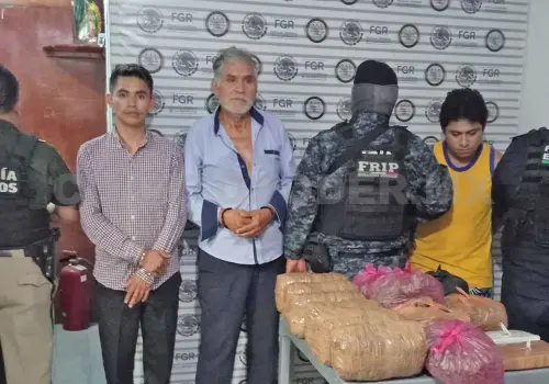 Arrestan a "mulas"; llevaban 13 kilos de marihuana