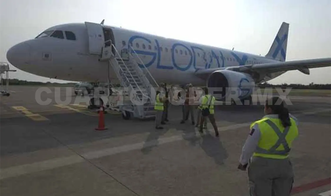 Llegan tres aviones con mexicanos deportados