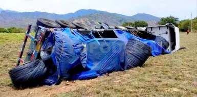 Vuelca tráiler en el tramo Arriaga-Tonalá