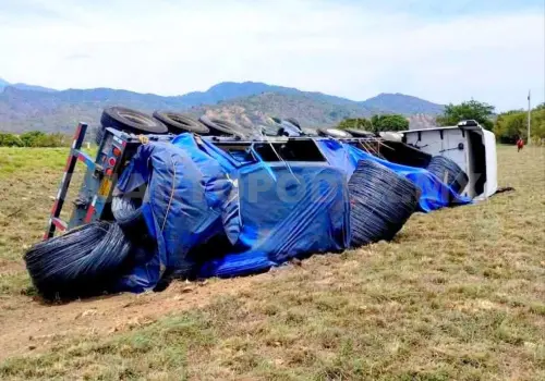 Vuelca tráiler en el tramo Arriaga-Tonalá