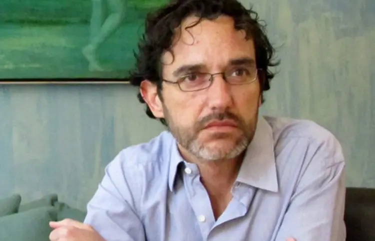 Reciben escritura híbrida de Tarrab