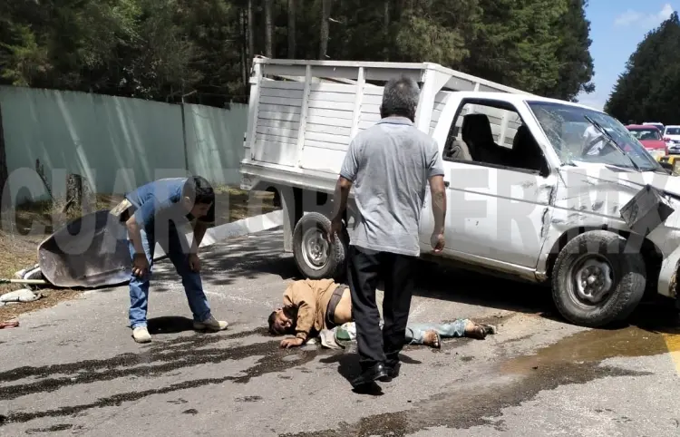 Queda lesionado tras aparatosa volcadura