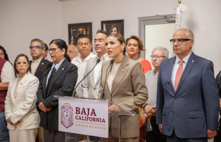 Gobernadora asegura que no le cancelaron cuentas