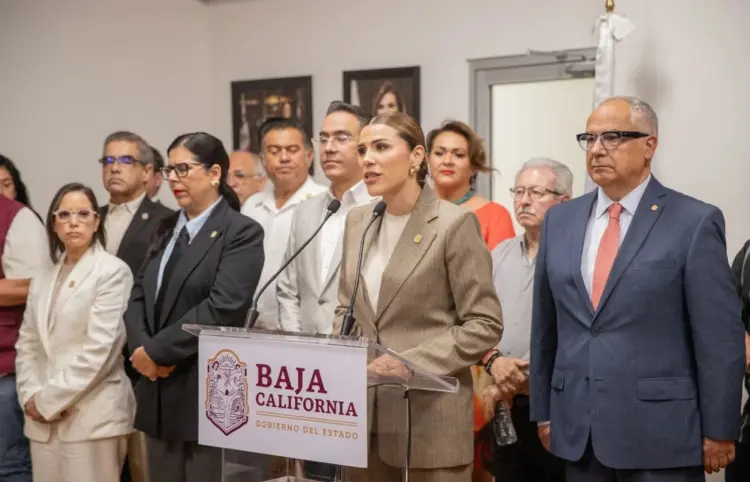 Gobernadora asegura que no le cancelaron cuentas