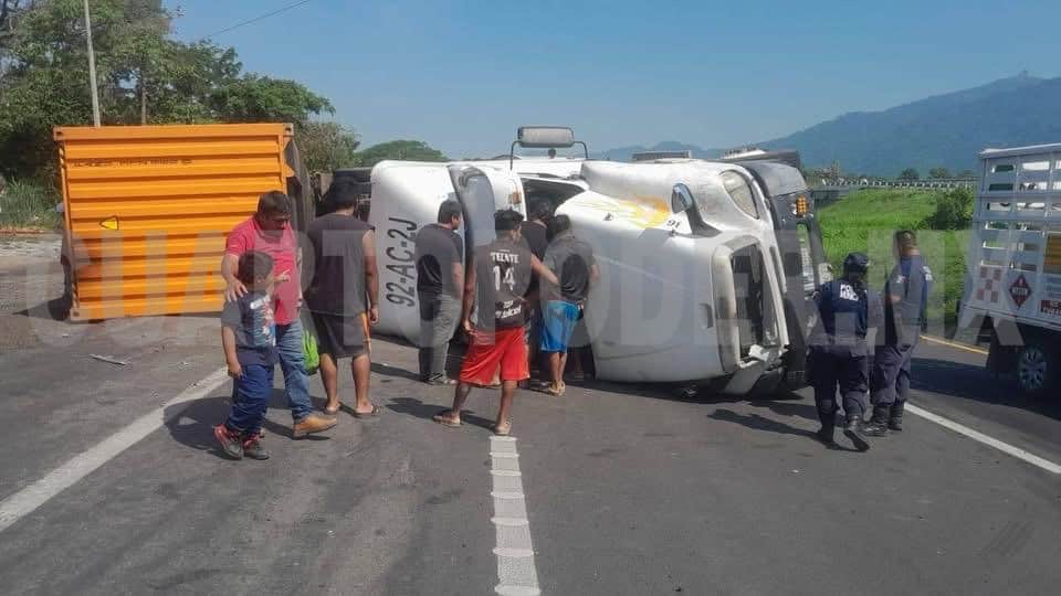 Una vez más, vuelca un tráiler en la Curva del Diablo