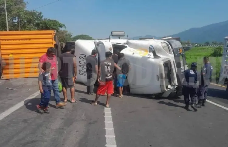Una vez más, vuelca un tráiler en la Curva del Diablo