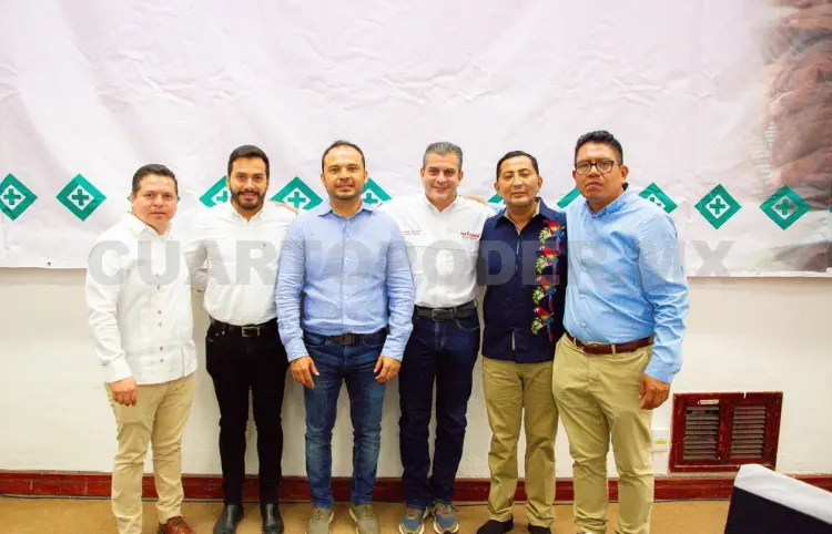 Reconoce Yamil Melgar a trabajadores del Cobach