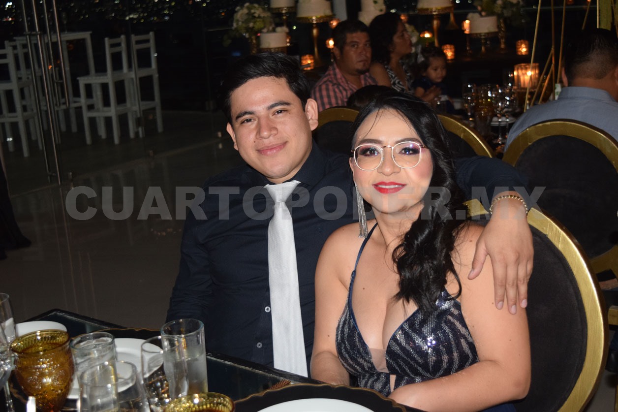 Roger y Miztli se unen en matrimonio