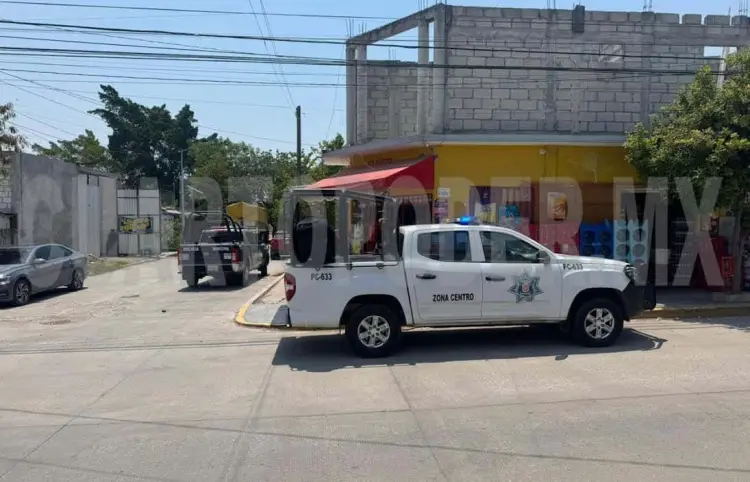 Asaltan tienda de abarrotes y se llevan dinero en efectivo