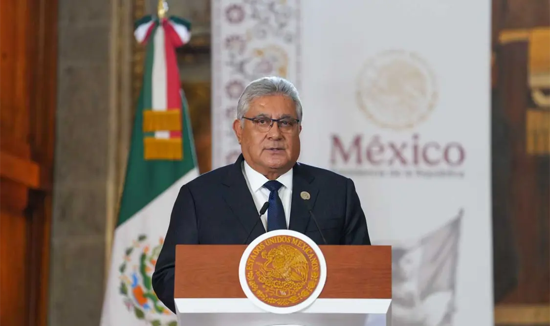 Las diferencias no deben dividirnos, sino hacernos mejores, aseguró Alfonso Cepeda Salas en el edificio sede de la SEP. Cortesía