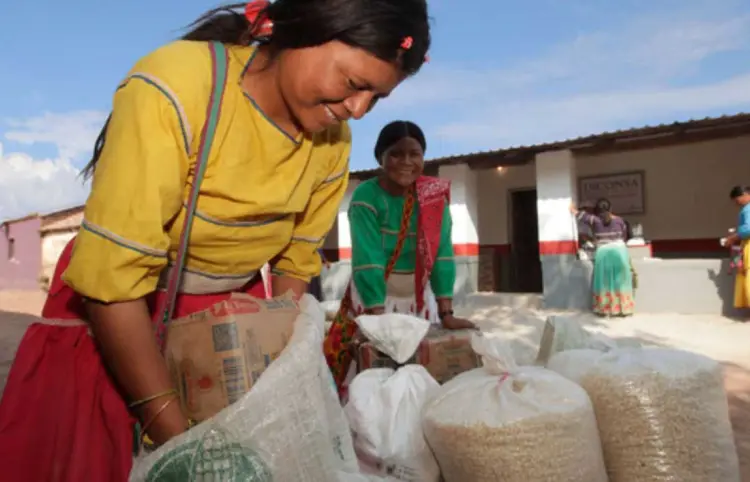 NL reduce 50 % la pobreza extrema en dos años