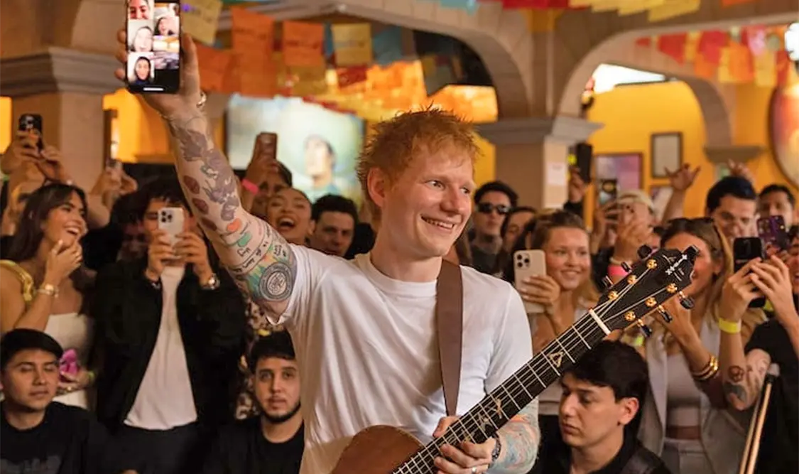 Ed Sheeran “brinda” en el Tenampa