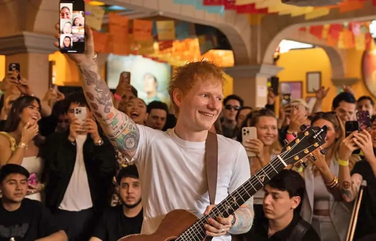 Ed Sheeran "brinda" en el Tenampa