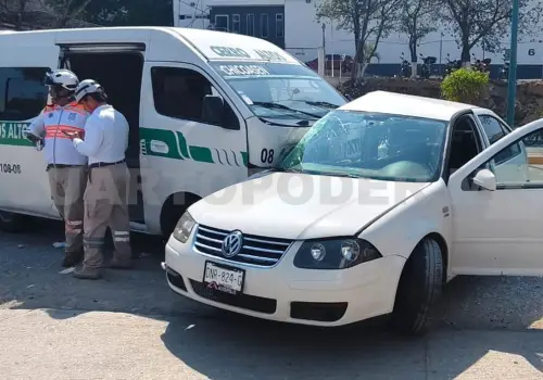 Seis lesionados en aparatosa colisión
