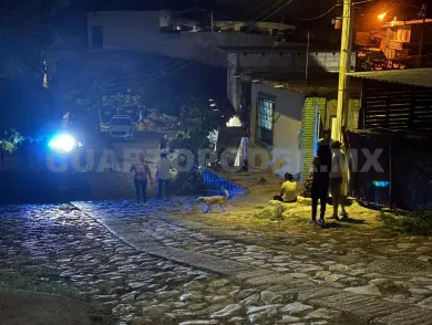 Se desnuca un adulto mayor al caer en su casa