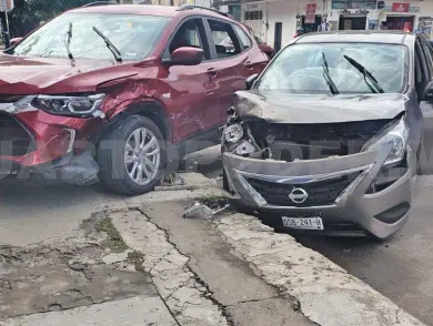 Solo daños materiales deja fuerte choque