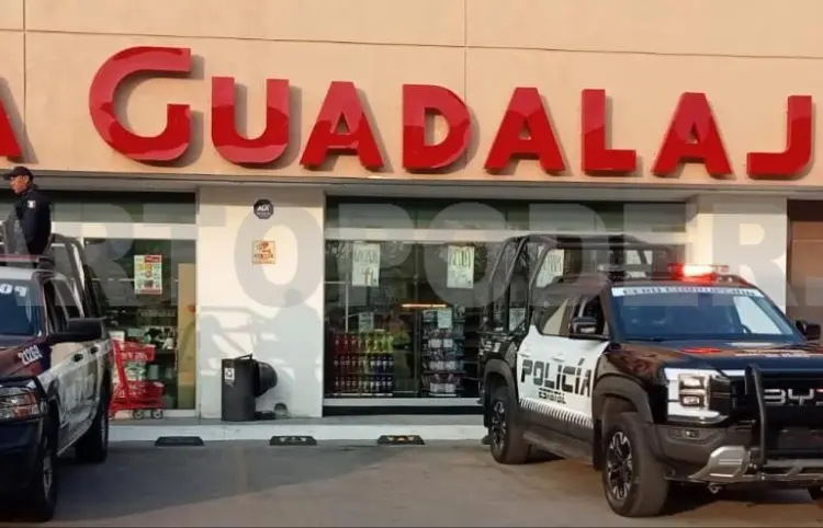 Asaltan en farmacia y se llevan efectivo