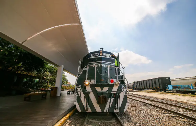 Prevén construir vías exclusivas para pasajeros