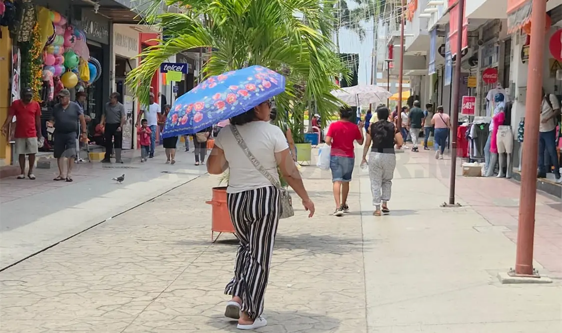 Piden a la población evitar exponerse al sol. Ramón García / CP