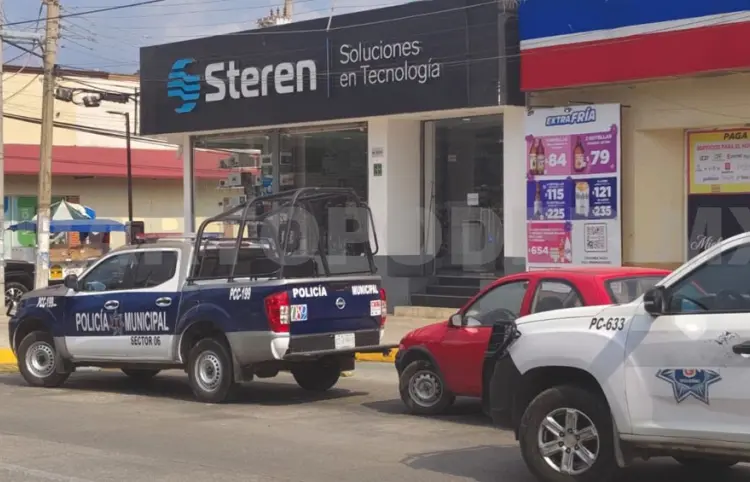 Asaltan Steren y se llevan más de 50 mil pesos