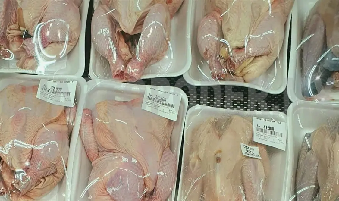 Suspenden importaciones avícolas de Brasil
